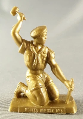 Figurine Publicitaire Café Martin La Vie au Grand Air n° 03 Scout Plantant un Pi - Photo 1/2