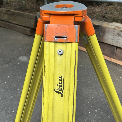 Leica 5000 Series Self-Interlocking Feet GST120-9 Telescopic Wood Survey Tripod