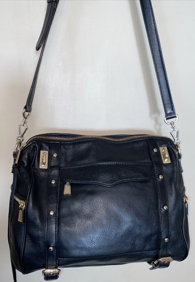 Bolso de hombro Rebecca Minkoff de cuero negro con herrajes dorados Foto 4 de 4