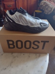 adidas gazelle silver green womens adidas Yeezy Boost 700 MNVN Laceless Analog