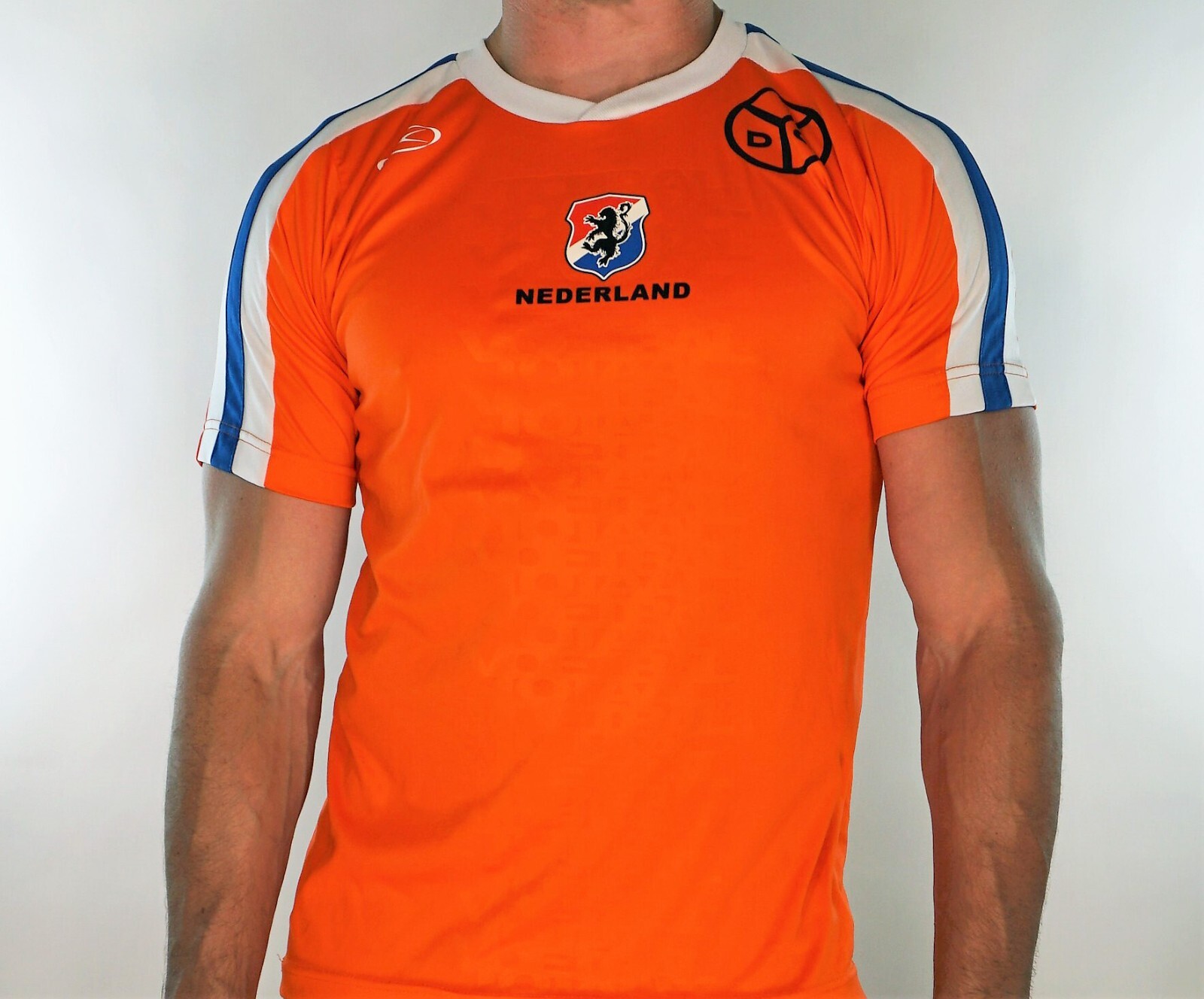 MEN'S SHORT SLEEVE XARA "NEDERLAND" SOCCER SHIRT SIZE… Gem