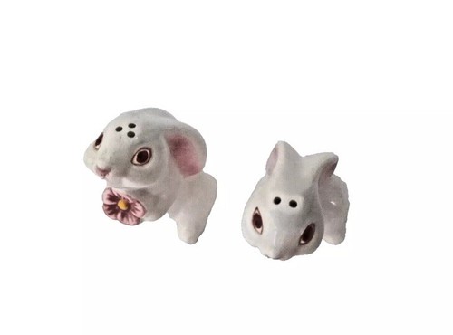 Vintage 1983 Avon Kitschy Bunny Rabbits Salt & Pepper Shakers Pink Bunnies - Picture 13 of 16