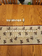 Lot Of 28 Vintage 1939 Radiance Crown Silver Plate Cable Spoons Flatware 