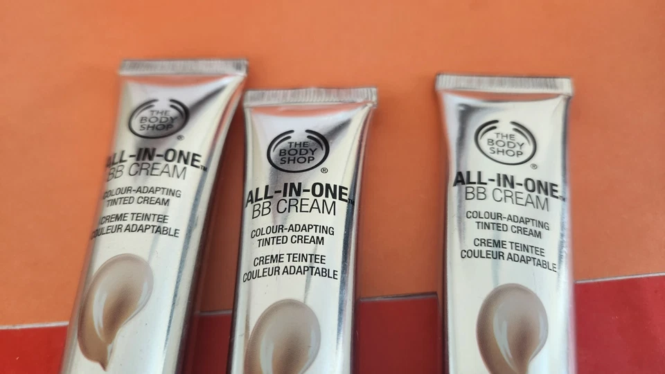 Crema BB 3 piezas Body Shop Shade 03 todo en uno 25 ml nueva y sellada. ×3 Foto 3 de 4