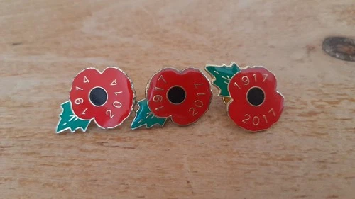 3 commemorative WW1 enamel lapel pin badges, 1914 & two 1917, perfect condition