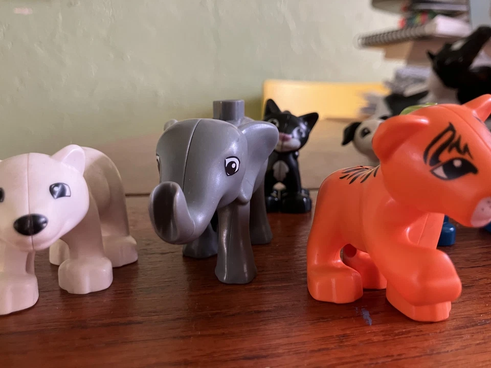 Lego Duplo minifig baby animals boy girl overalls worm tiger cub polar bear lot - Image 3 of 3