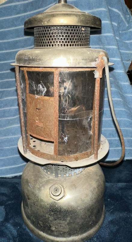 Coleman Quick-Lite Lantern Sunshine of the Night 8-2 (Feb-1928) Orig Mica Globe
