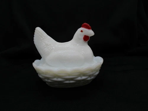 Vintage Westmoreland Small White Milk Glass 3 1/2" Hen on Nest