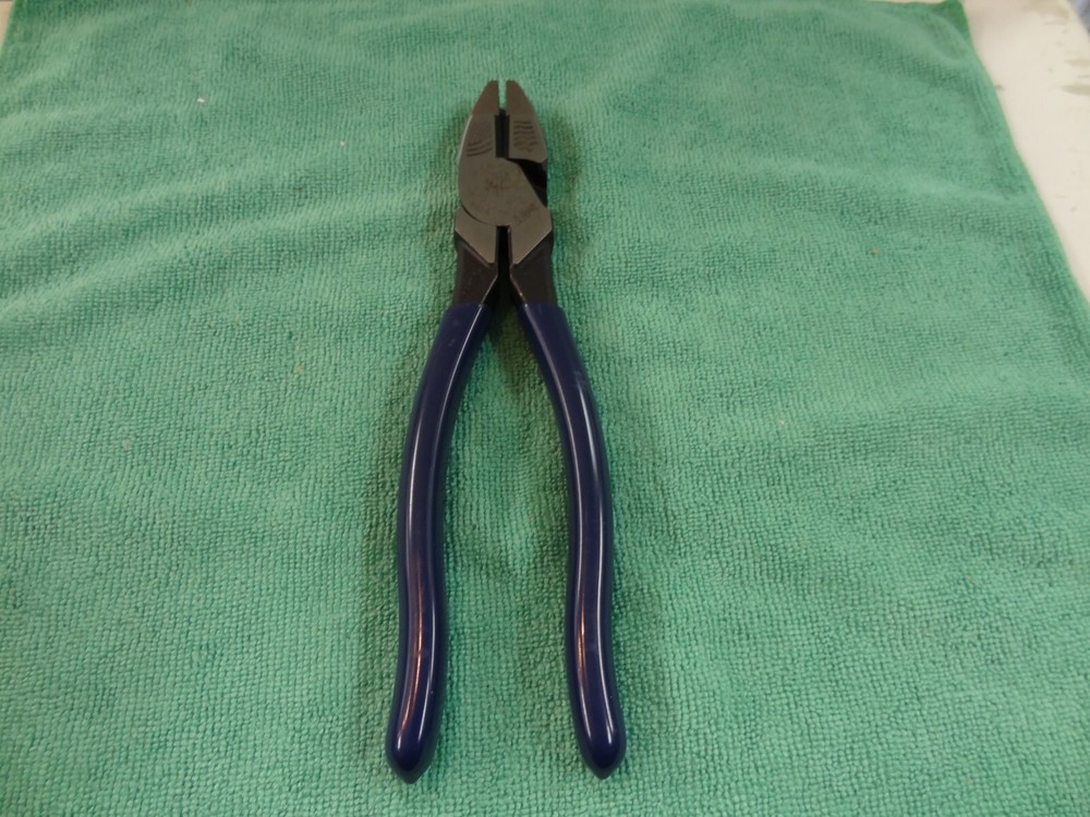 Klein Tools D213-9NE - Lineman's Pliers 9
