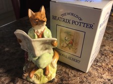 BEATRIX POTTER ROYAL ALBERT, MINT FIGURE1990 ,BOXED FOXY READING NEWS.