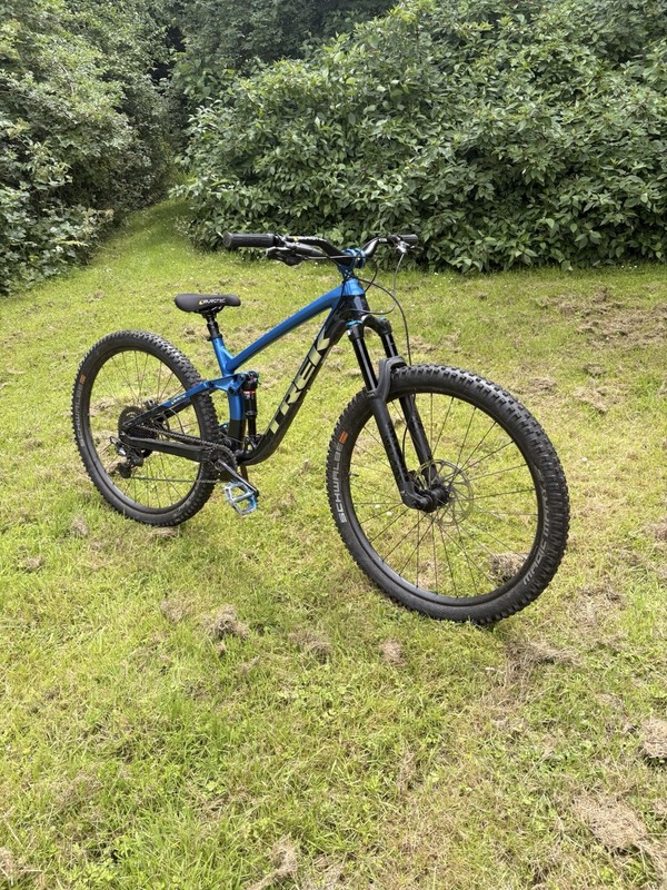 2022 Trek Fuel Ex 8 Full Suspension Medium 29 Full Suspension Mountain Bike