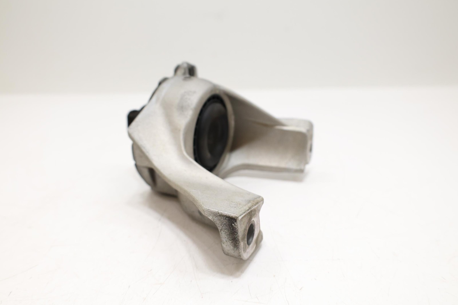 2018 - 2022 HONDA ACCORD 1.5L ENGINE FRAME RIGHT MOUNT SUPPORT BRACKET OEM