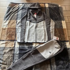 Nike Tech Full Set Size Large