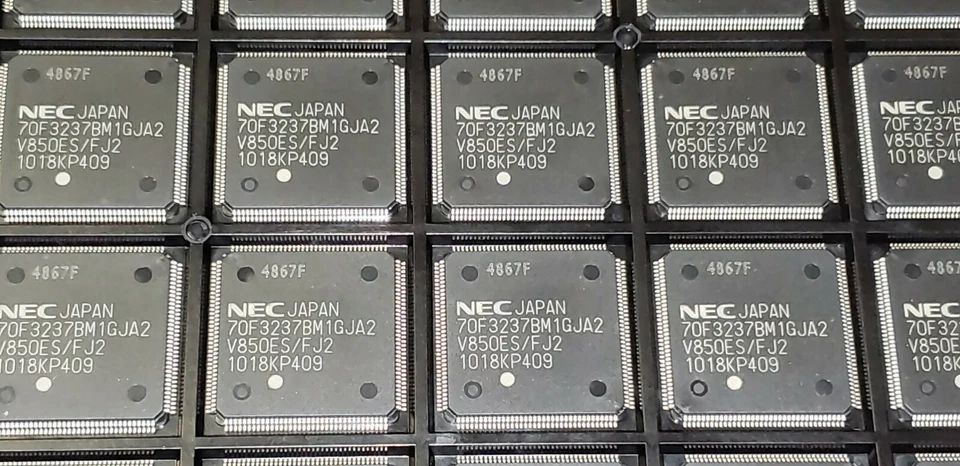 1 PC NEC UPD70F3237BM1GJ(A2)-V50-UE-A MCU 32-Bit 20MHz 256KB FLASH 144-FLQFP - Image 2 of 4