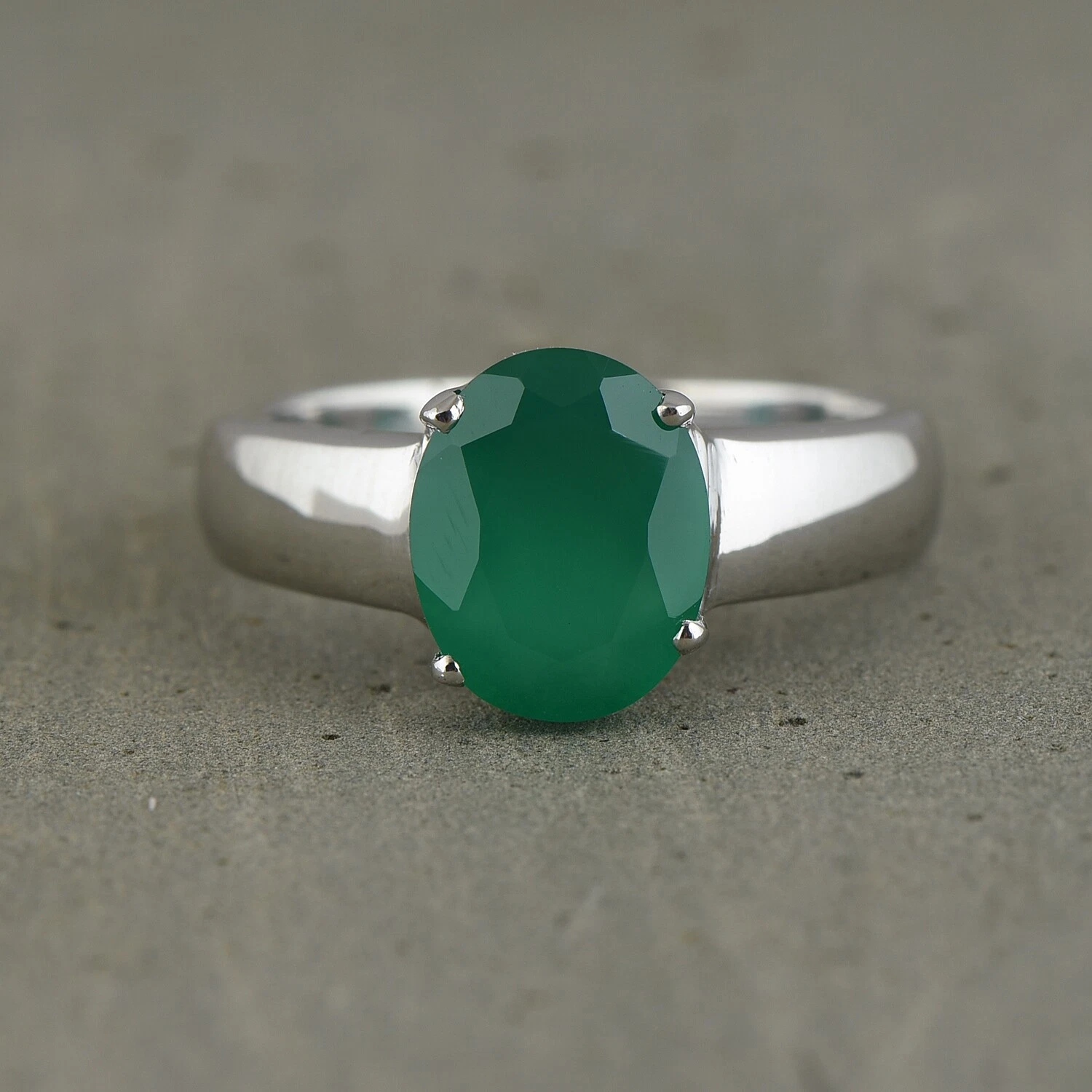 Natural Green onyx Ring 925 Sterling Silver Oval Cut Gemstone fine Jewelry