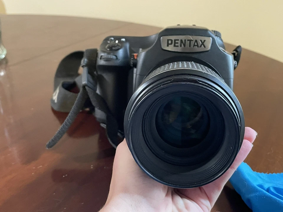 DSLR de formato medio PENTAX 645Z 51 MP con lente SMC PENTAX FA 120 mm f/4 Foto 3 de 4