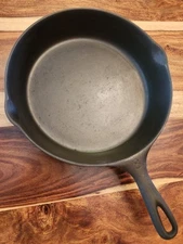 Vollrath Cast Iron Skillet, #8, Unmarked, *SIDEWALL CRACK*