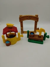 Lot Of Vintage 2003 Fisher Price Farm Ranch Accessories Well, Pump And Gate