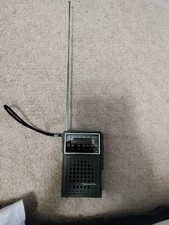 Vintage Radio Shack Realistic Pocket Portable Radio FM/AM Model 12-635A -WORKS