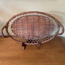 Vtg Oval Wicker & Chicken Wire Basket With Handles 17.5” X 10.75” X 2”