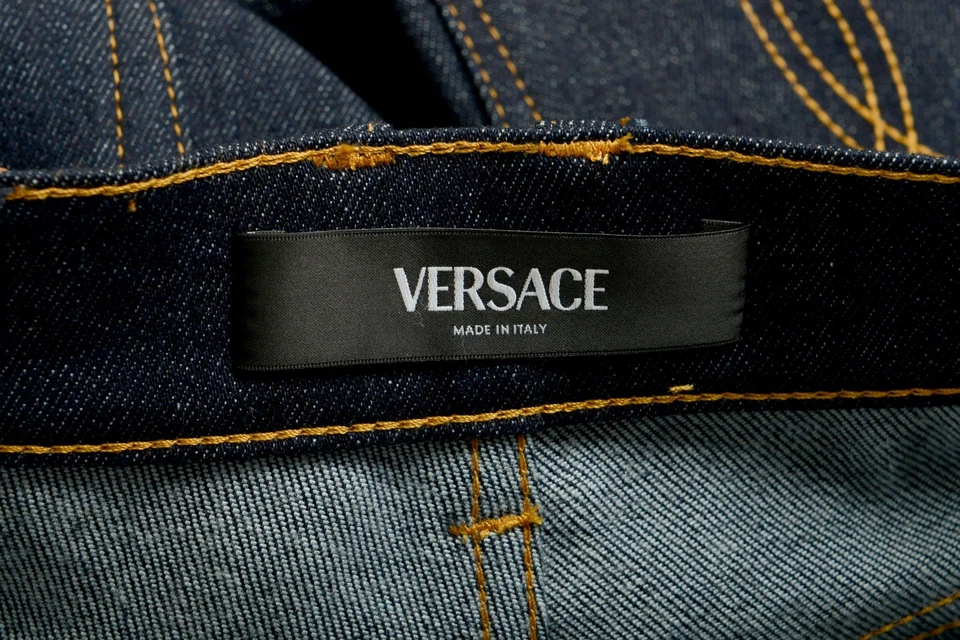 Jeans Versace masculino azul escuro lavagem ouro logotipo medusa perna reta EUA 31 IT 47 - Imagem 4 de 4