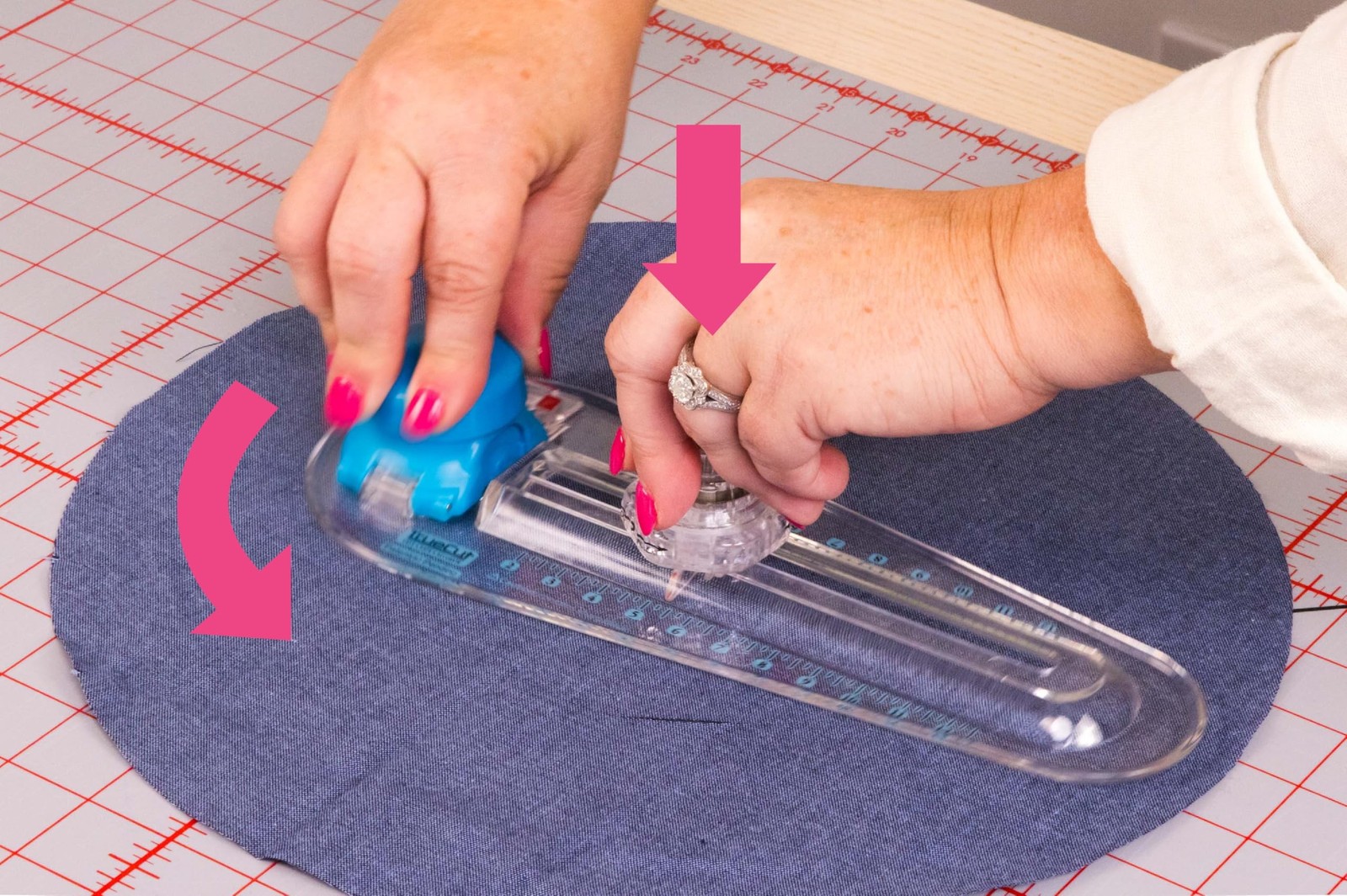 TrueCut 360° Fabric Circle Cutter – Rotary Cutting Tool for Quilting,