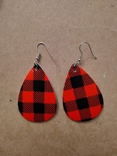 NWOT Buffalo Plaid Faux Leather Teardrop Pierced Earrings
