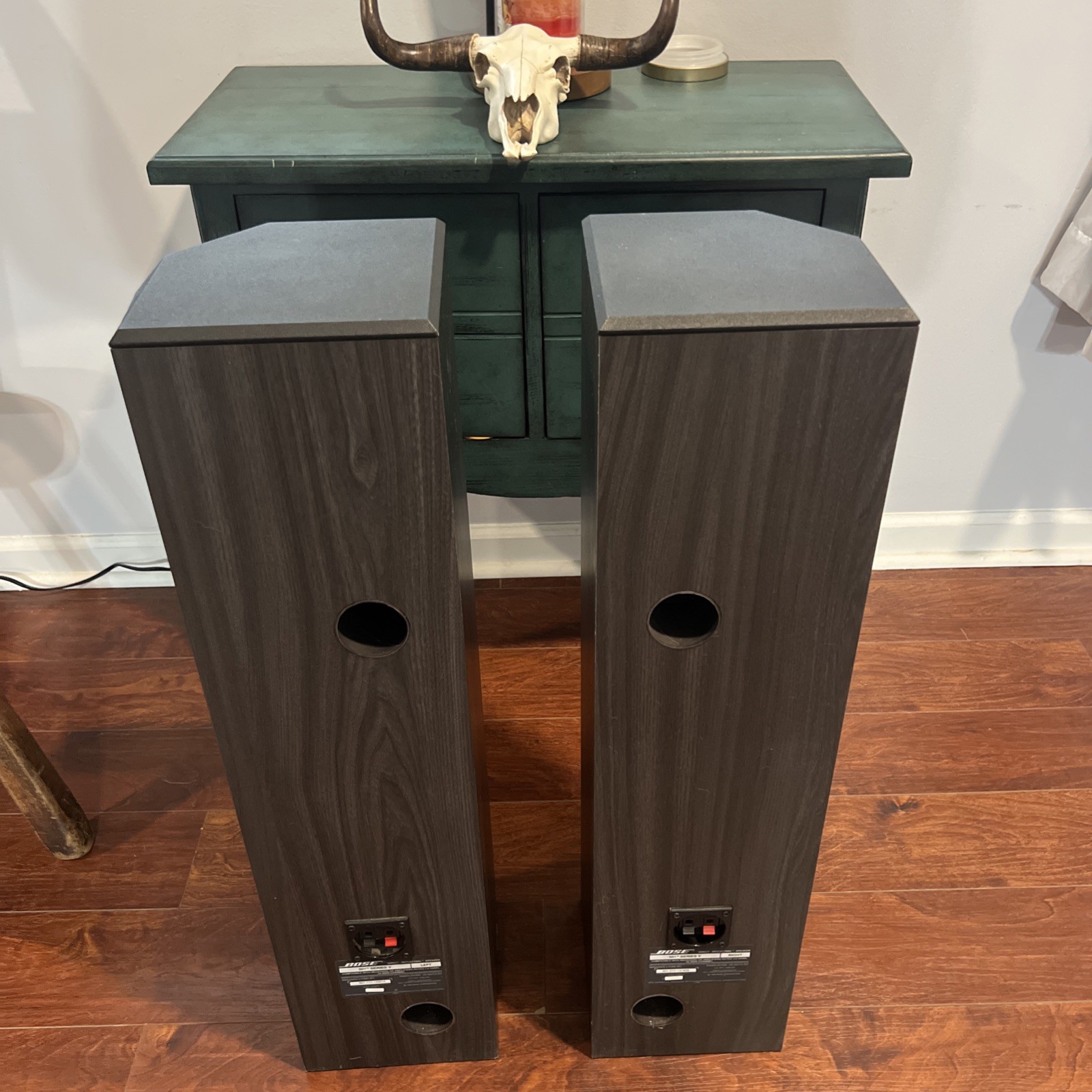 Bose 501 Series V Direct Reflecting Speakers Left And Right - Beautiful Sound