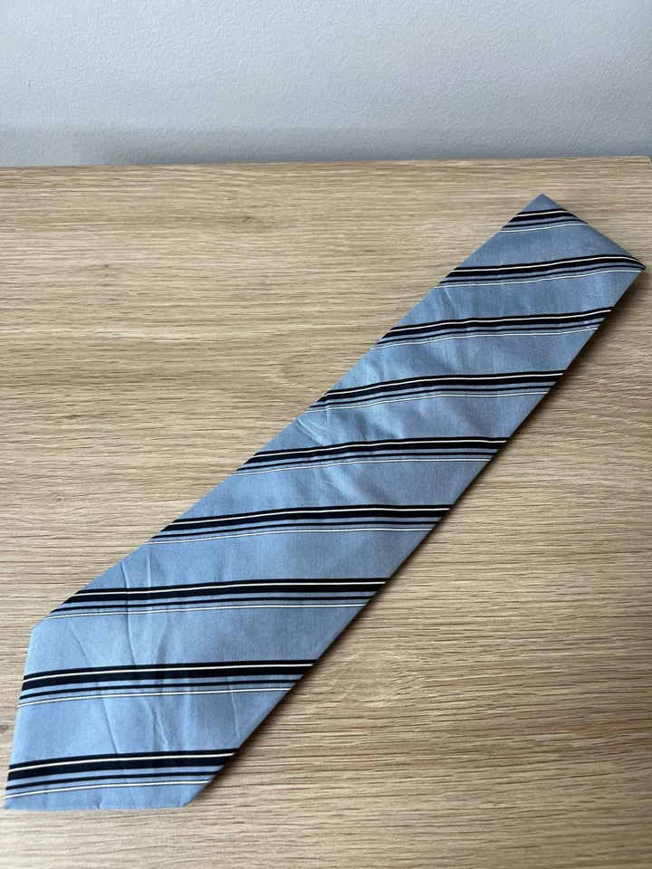 Corbata de diseñador Banana Republic diseño a rayas azul y blanco seda y algodón Foto 3 de 4