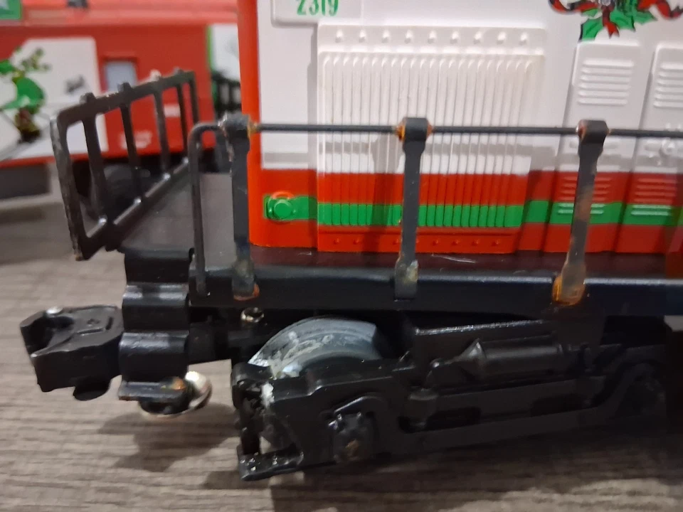 K-Line Santa's Yuletide Special O Train Set With Extra Train Cars Used Untested. - Image 3 of 4