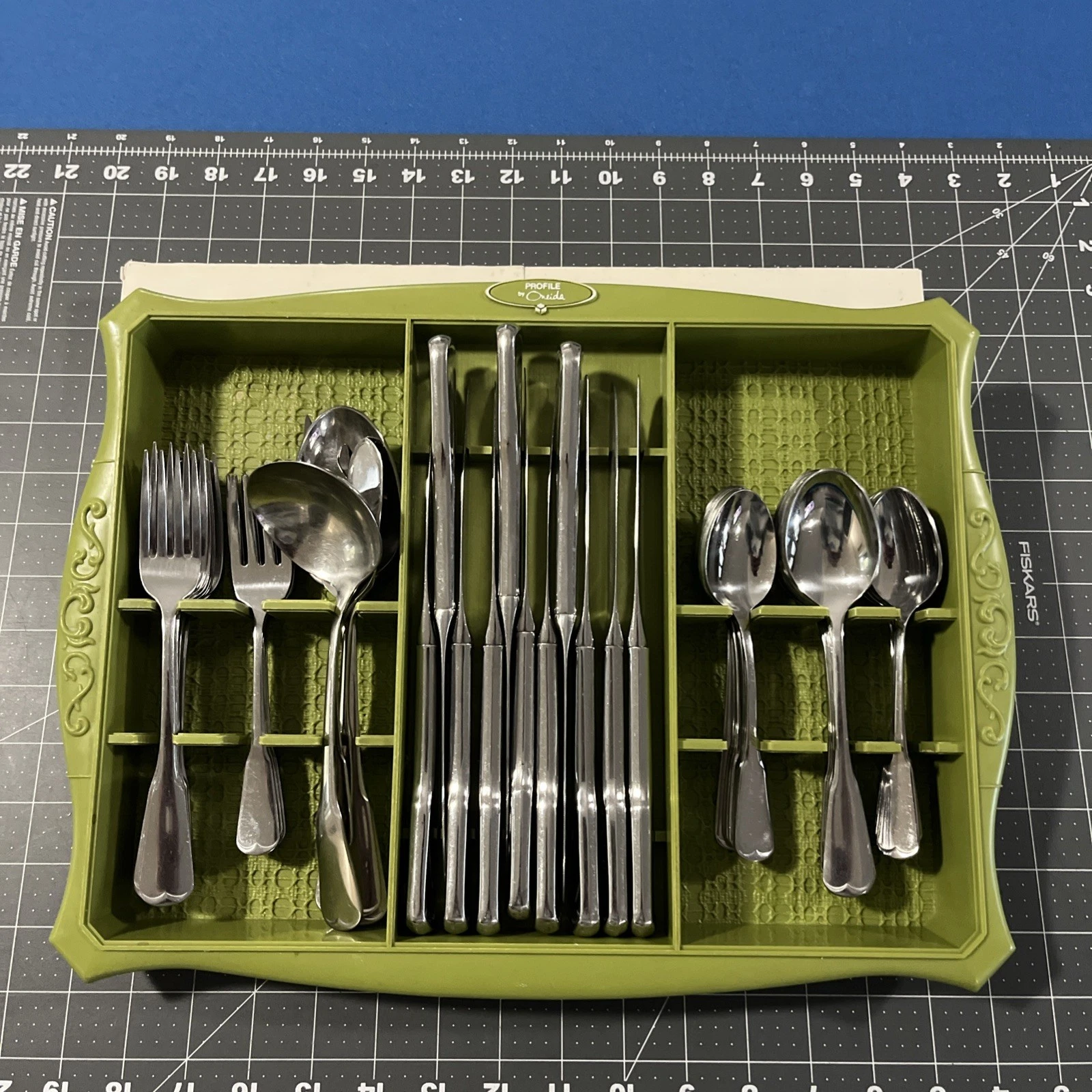VTG Oneida Profile Plymouth Rock Stainless (60) Piece Set Drawer Tray Green
Opens in a new window or