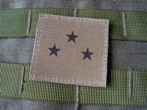 Uniformes, cascos y gorras militares de coleccionismo generales