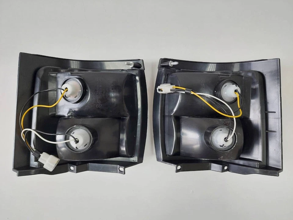 Fits For Toyota Coaster Bus B40/B50 1993-2003 Turn Signal Corner Light Indicator - image 3 of 4