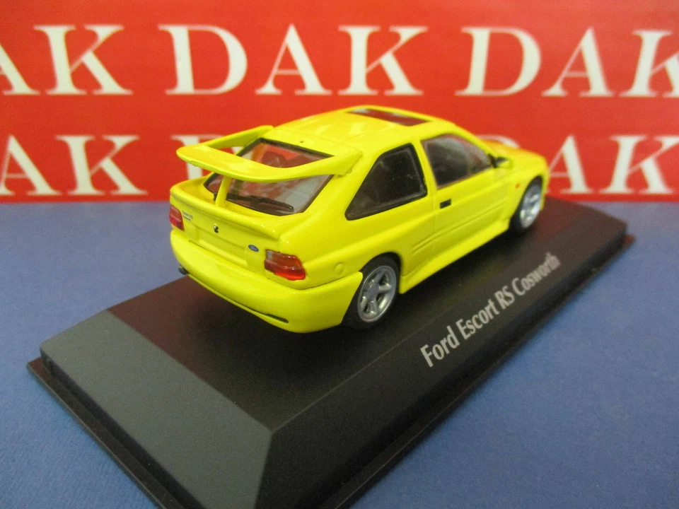 Die cast 1/43 Modellino Auto Ford Escort RS Cosworth 1992 yellow by MaXichamps - Immagine 3 di 4