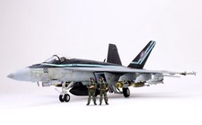 (Pedido anticipado) ProBuilt 1:48 USN Maverick F/A-18E Super Hornet/con 02 pilotos