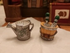 Enesco Teenie Tinies Dollhouse Miniature Mini Garden Bucket Set 304093 Figurine