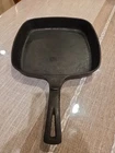 Wagner Ware Sydney -O- Square Skillet #1218, Maker Mark "B", Thumb Handle