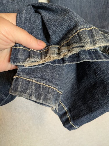 Maurices- womans Blue jeans sz 3/4 Reg - Picture 4 of 6