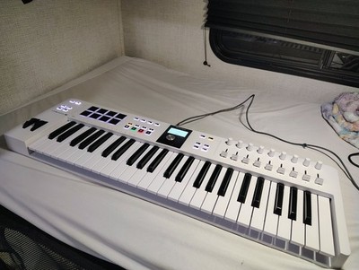 Arturia KeyLab Essential 49   White MIDI Keyboard Controller   Tested   USB C