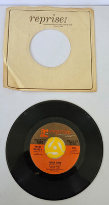 NANCY SINATRA - Summer Wine (Lee Hazlewood); Sugar Town 45 RPM 7'' Record