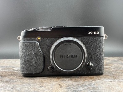 Fujifilm X-E2 16mp Mirrorless Digital Camera Black *excellent* 5717