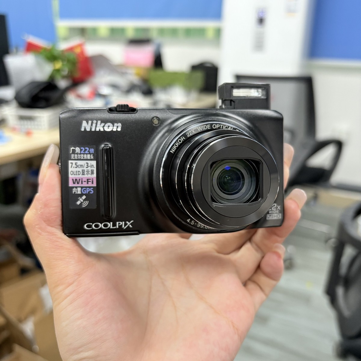 Nikon COOLPIX S9500 18.1MP 22x Zoom digital camera Wi-Fi Battery