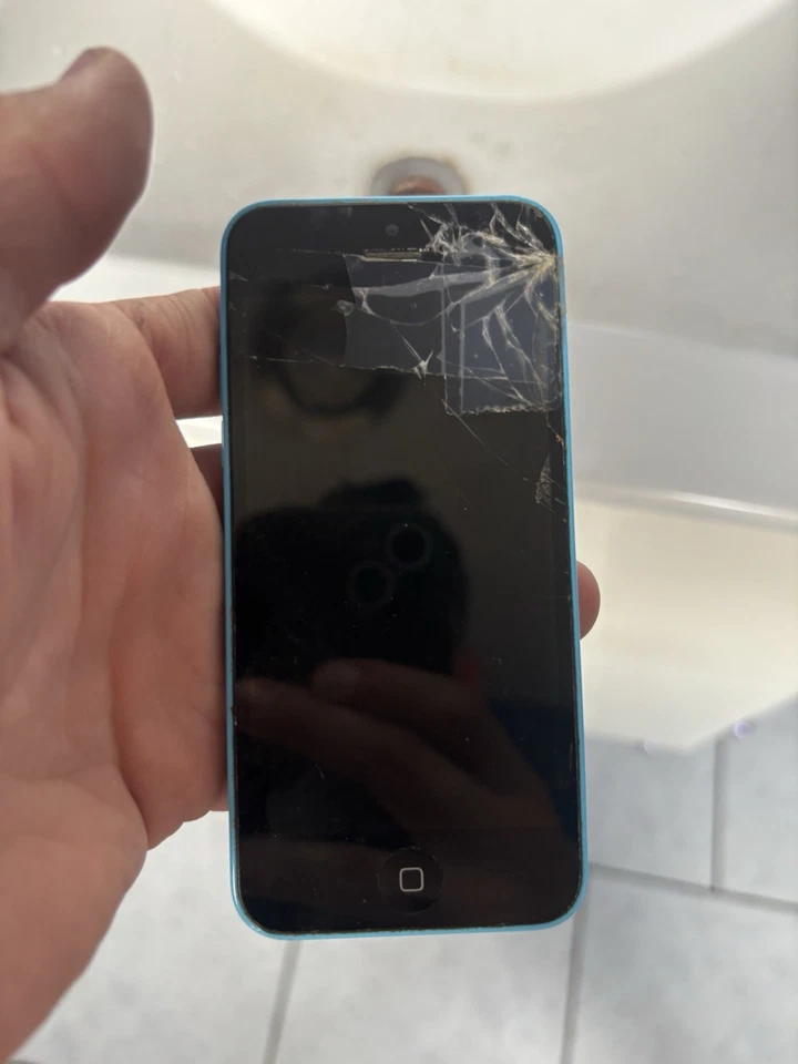 Apple iPhone 5c - 8 Go - Bleu (Désimlocké), photo 2 sur 4