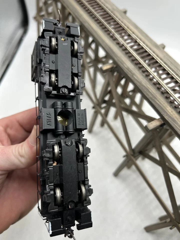 Alco S2 Switcher Diesel Locomotive by Atlas NOS IN BOX  - Image 4 of 4