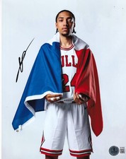 NOA ESSENGUE signed (CHICAGO BULLS) 05 NBA ROOKIE 8X10 photo BECKETT BAS BT78188 NOA ESSENGUE signed (CHICAGO BULLS) 05 NBA ROOKIE 8X10 photo BECKETT BAS BT78188