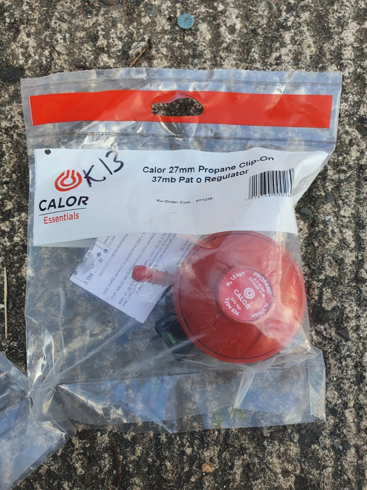 GENUINE CALOR PROPANE GAS REGULATOR 37mbar push/clip on - not the cheap version!
