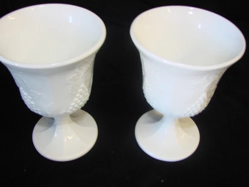 EUC Vintage Harvest Grape Colony Milk Glass Goblets Wine Water Glasses Set of 2