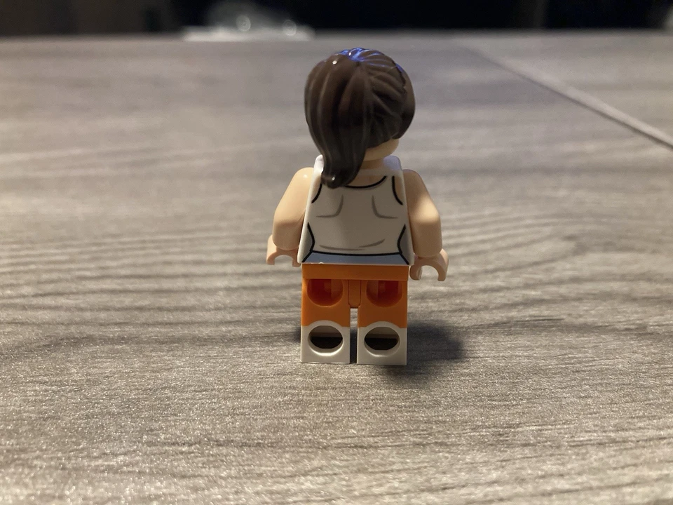 LEGO Dimensions Minifigure Chell (Genuine) Portal 2 - Image 3 of 4