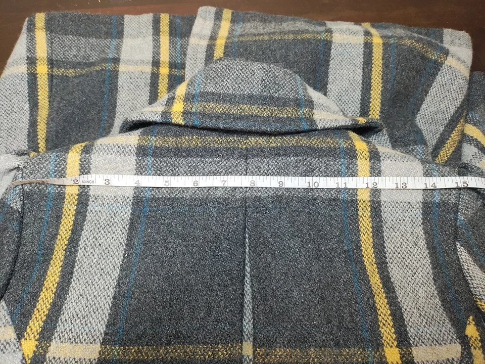 Chaqueta con botones de lana estilo chaquetón a cuadros American Rag Cie mediana para mujer Foto 3 de 4