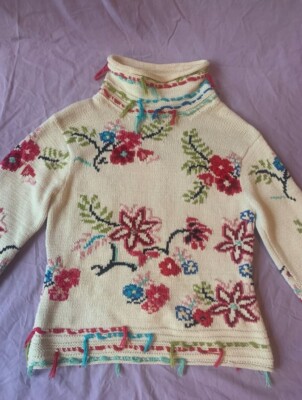 Schöner handgestrickter Pullover